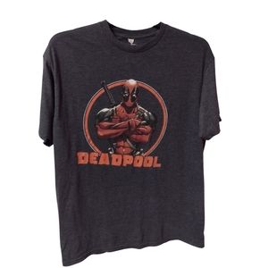 A) Deadpool Graphic Tee XL Vintage Look Superhero Shirt